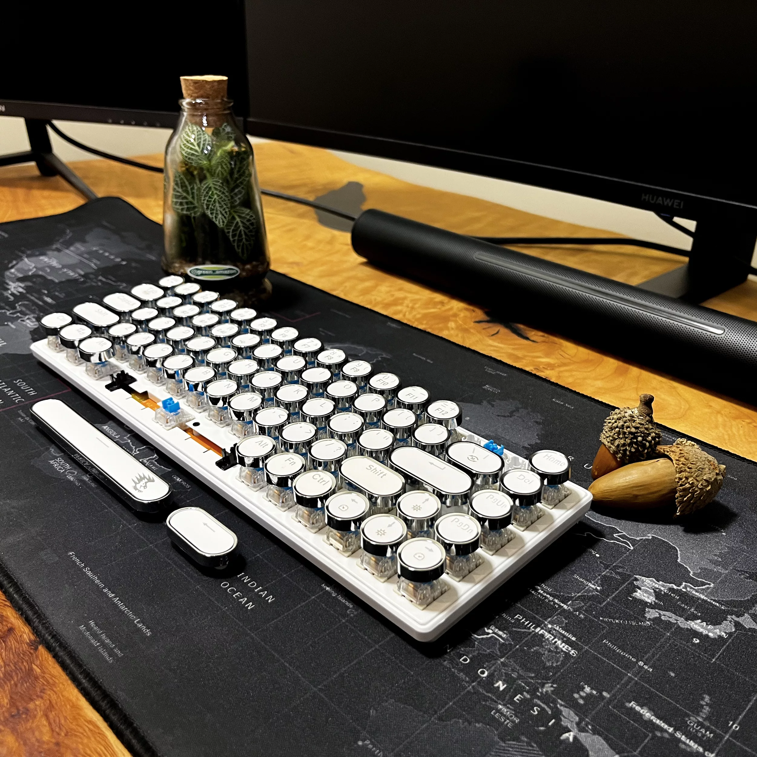 کیبورد بلوتوثی ی لاندار مدل  k400 RGB