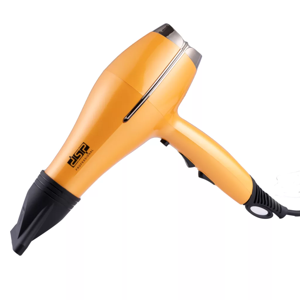 سشوار حرفهای دی اس پی مدل 37006، موتور AC با توان مصرفی 1600 وات، دارای قابلیت باد سرد و فناوری تولید یون، دسته ارگونومیک، با حالت صافکننده و حجمدهنده، وزن 350 گرم، تنظیم حرارت 3 حالته و کنترل سرعت 2 حالته، به همراه 2 سری متمرکزکننده