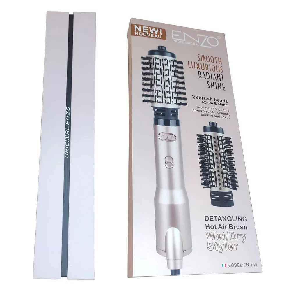 سشوار برس‌دار چرخشی حرفه‌ای انزو مدل EN 741، موتور AC با توان مصرفی 1500 وات، دارای نرم‌کننده‌ی یونی، قابلیت تعویض سری، با حالت صاف‌کننده و حجم‌دهنده، وزن 700 گرم، تنظیم حرارت 1 حالته و کنترل سرعت 1 حالته، به همراه 2 عدد سری برس ۴۲ و ۵۰ میلی‌متری