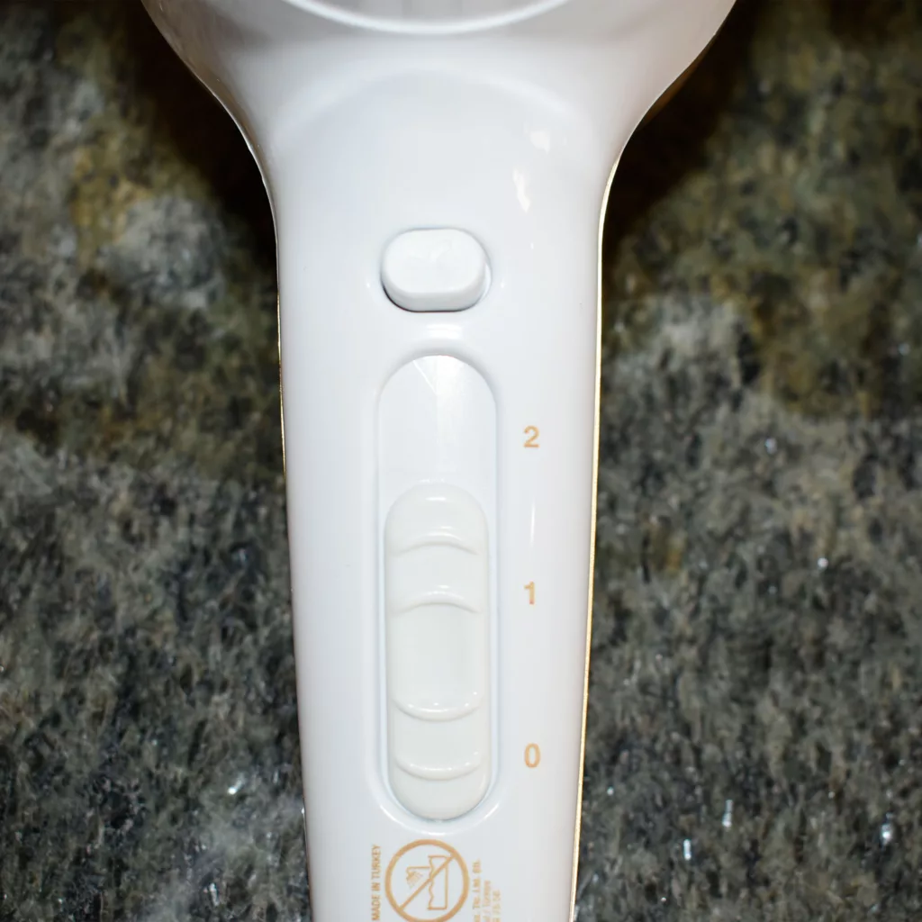 سشوار سی وی اس مدل DN - 7011