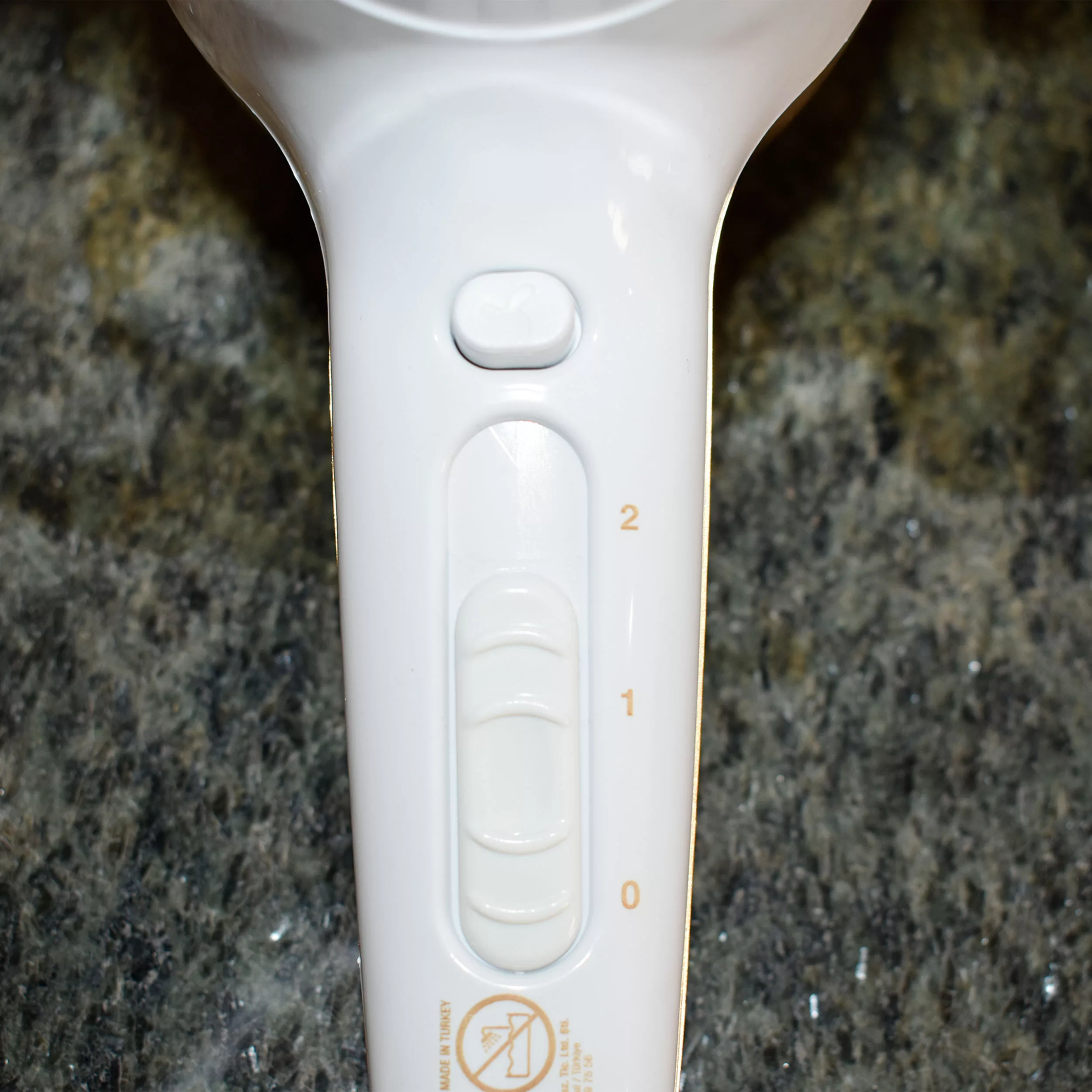 سشوار سی وی اس مدل DN - 7011