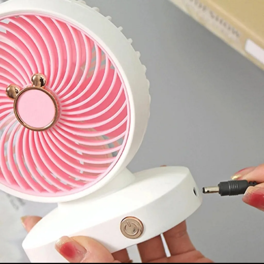 پنکه رومیزی مدل سه سرعته ظرفیت 2000 میلی آمپر ساعت