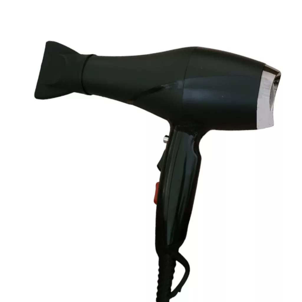 سشوار حرفه‌ای مدل p9000w، موتور AC، توان مصرفی 9000 وات، دارای قابلیت باد سرد، فناوری تولید یون، تعویض سری، طراحی ارگونومیک، با حالت حجم‌دهنده و صاف‌کننده، وزن 600 گرم، تنظیم حرارت 3 حالته و کنترل سرعت 2 حالته، به همراه سری متمرکزکننده پهن و باریک