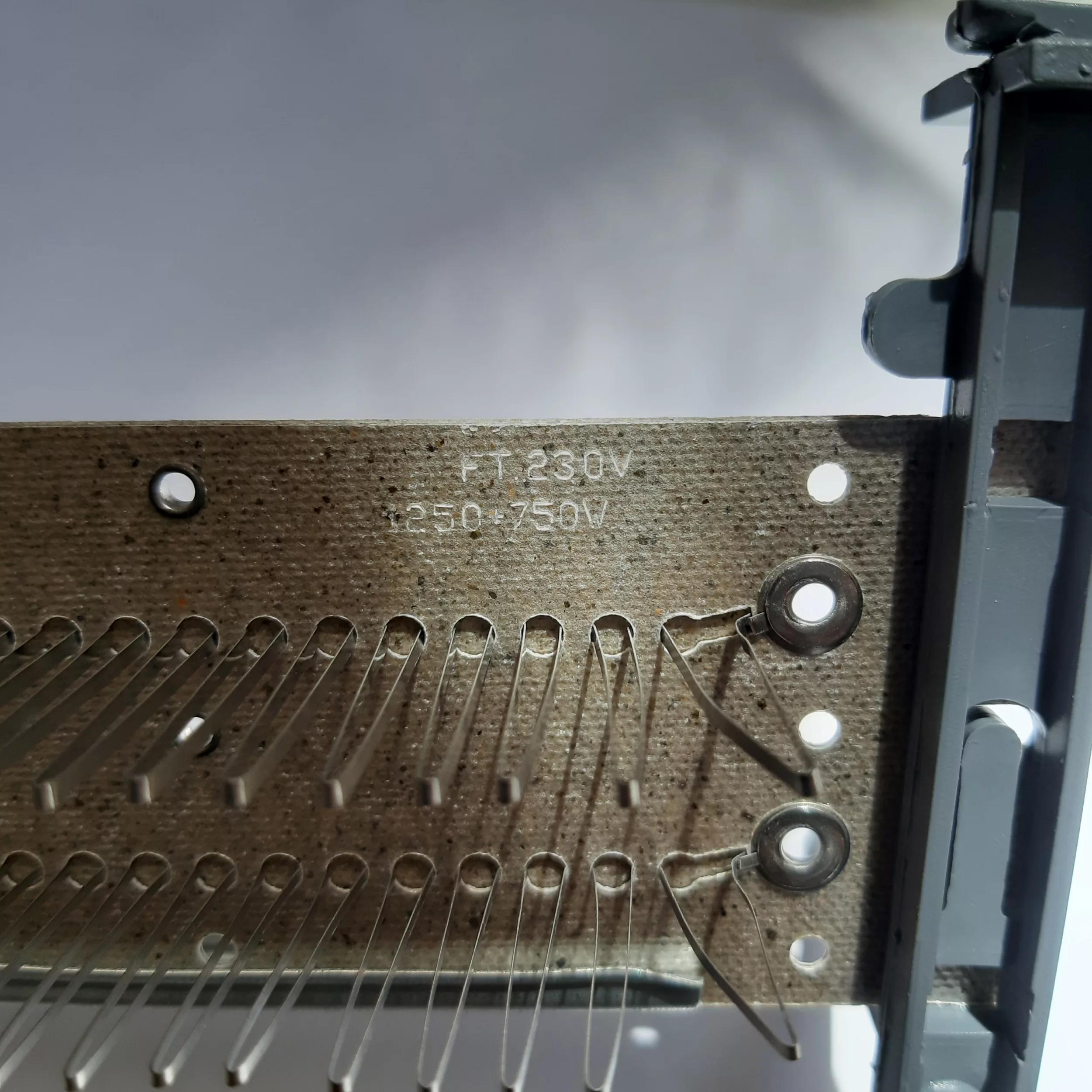 المنت بخاری برقی مدل 2000TL