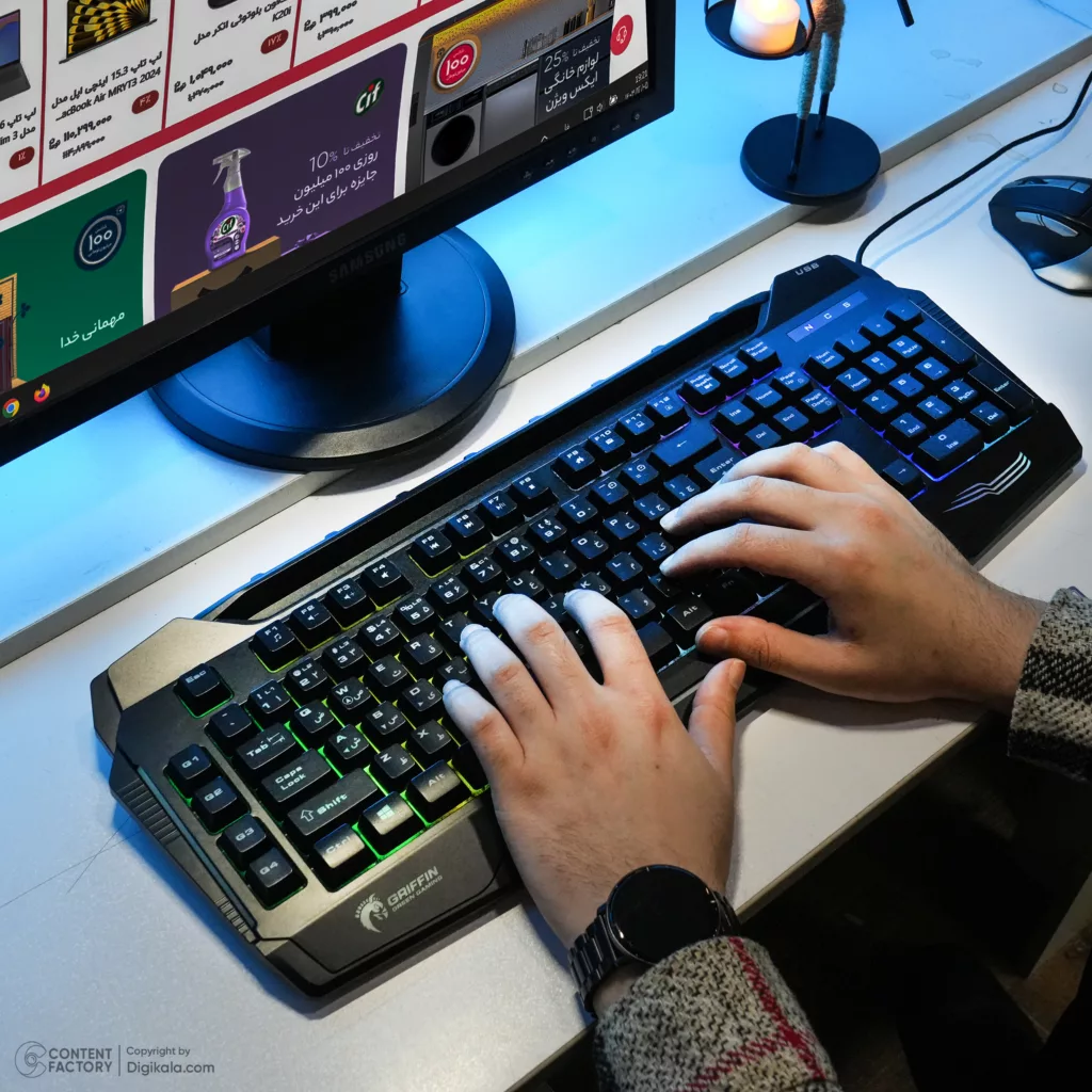 کیبورد گیمینگ گرین مدل GK702-RGB، Full-Size نورپردازی RGB