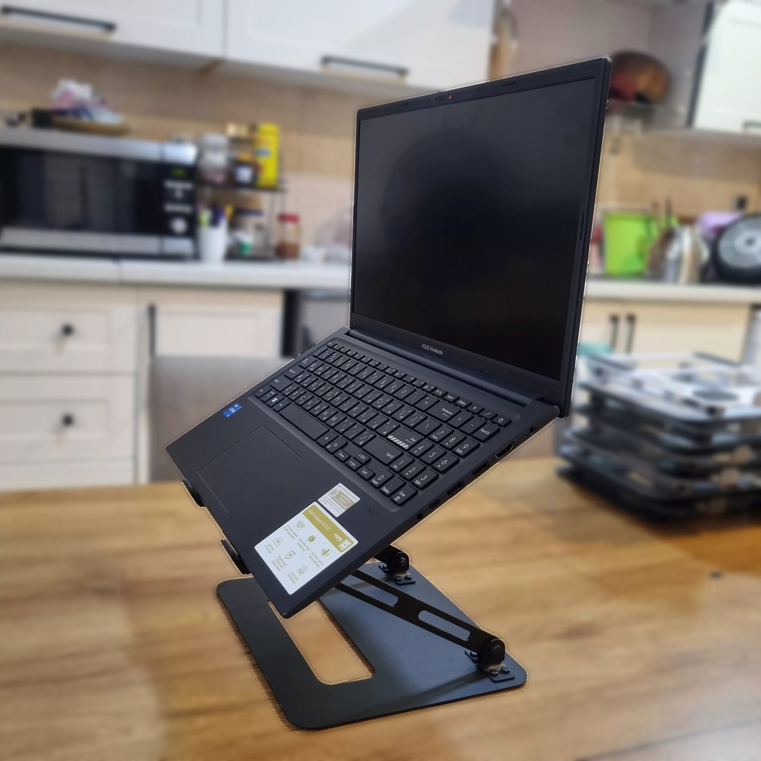 پایه نگهدارنده لپ تاپ تنظیم پذیر مدل B05