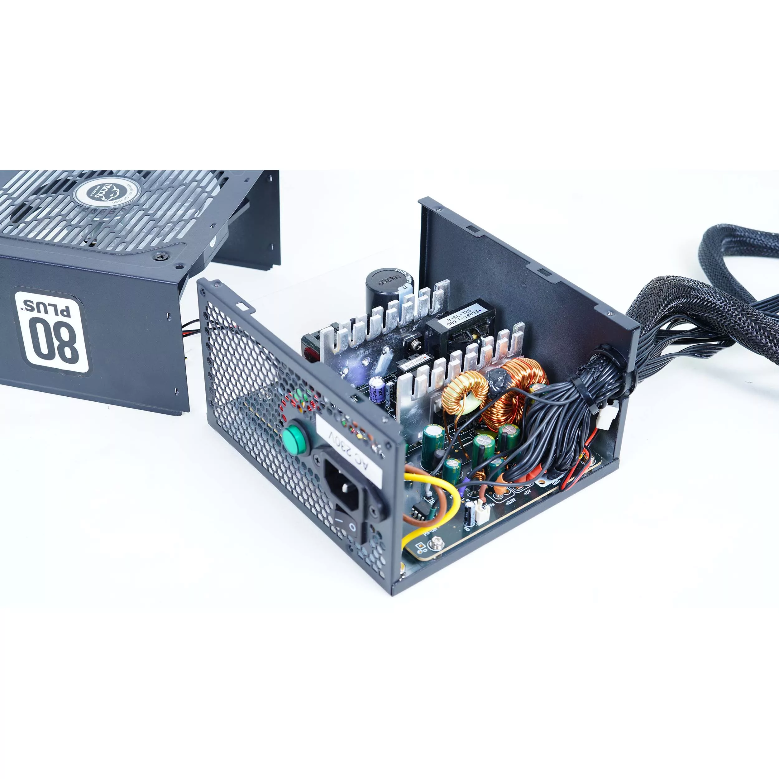 منبع تغذیه کامپیوتر تسکو مدل TP 1000GA