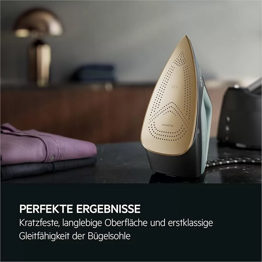 اتو مخزندار 2400 وات آ ا گ مدل ST8-2-8OG