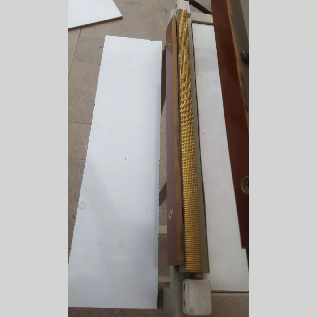 دستگاه پرس پلاستیک مدل دوخت پفکی 30cm