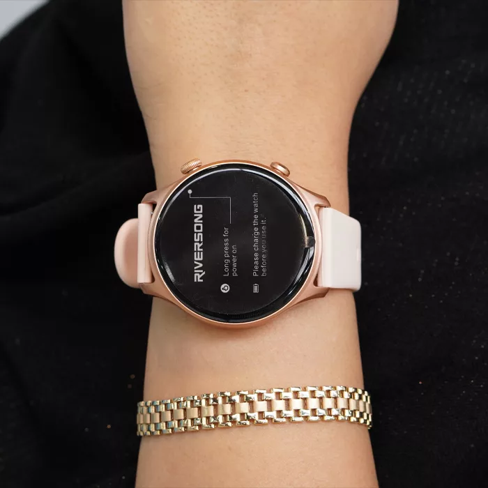 ساعت هوشمند ریورسانگ مدل  Motive 7C SW71 دارای قابلیت های کنترل سطح اکسیژن خون، ضد آب، قابلیت تغییر طرح ساعت یا تم بند سیلیکون