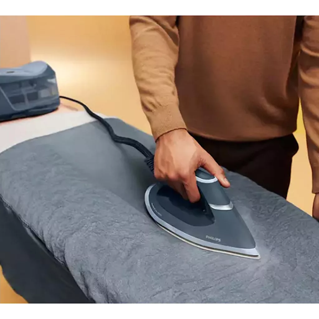 اتو مخزن دار فیلیپس مدل PSG6042