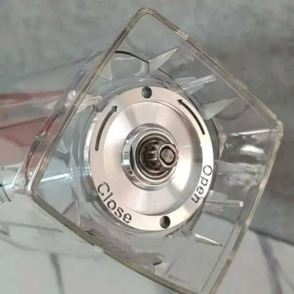 مخلوط کن 2.5 لیتر لیتری ولف مدل WF-3119 هشت تیغ