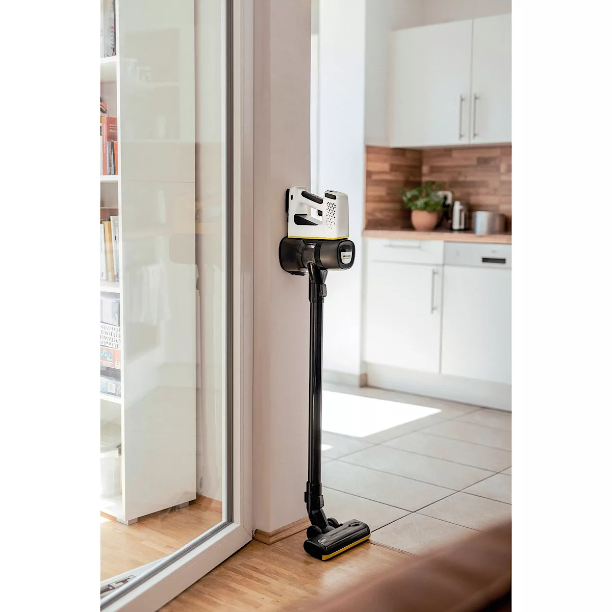 جارو شارژی عصایی کرشر مدل VC 4 CORDLESS