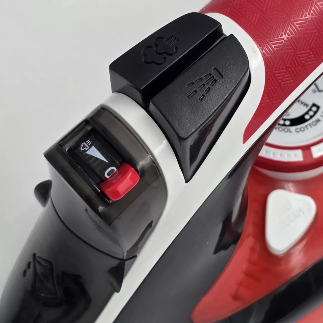 اتو بخار 2400 وات دسینی مدل 5523