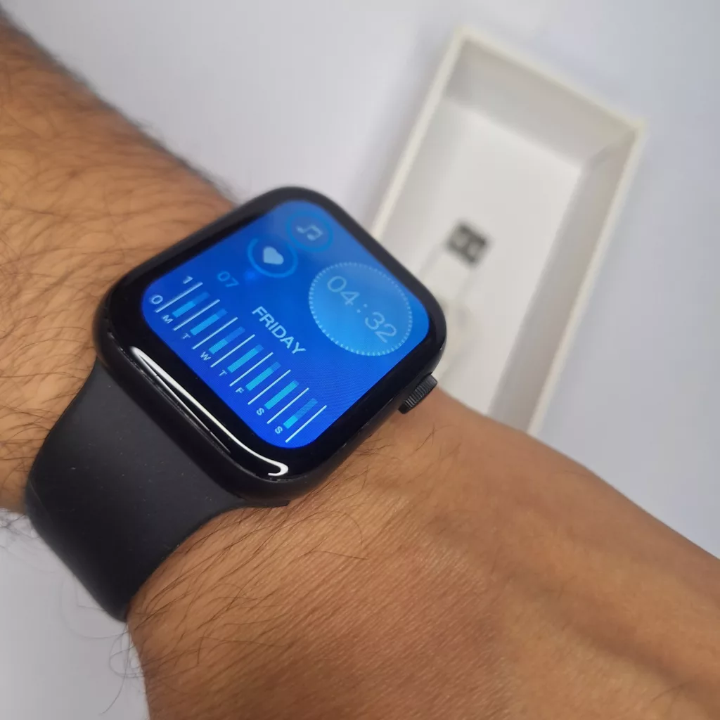 ساعت هوشمند 1.91 اینچی مدل DL09 با بند سیلیکونی