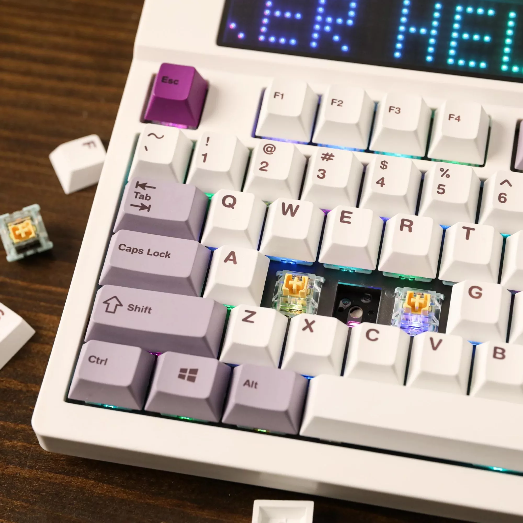 کیبورد گیمینگ ایپومیکر مدل  DynaTab 75X