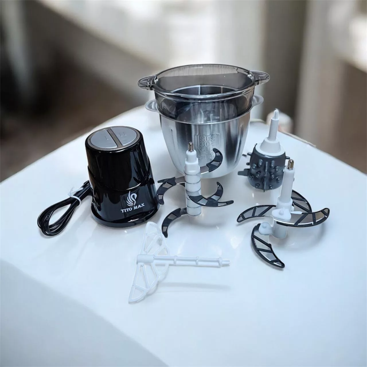 خردکن ۳.۵ لیتری تیتومکث مدل TM۱۲۲