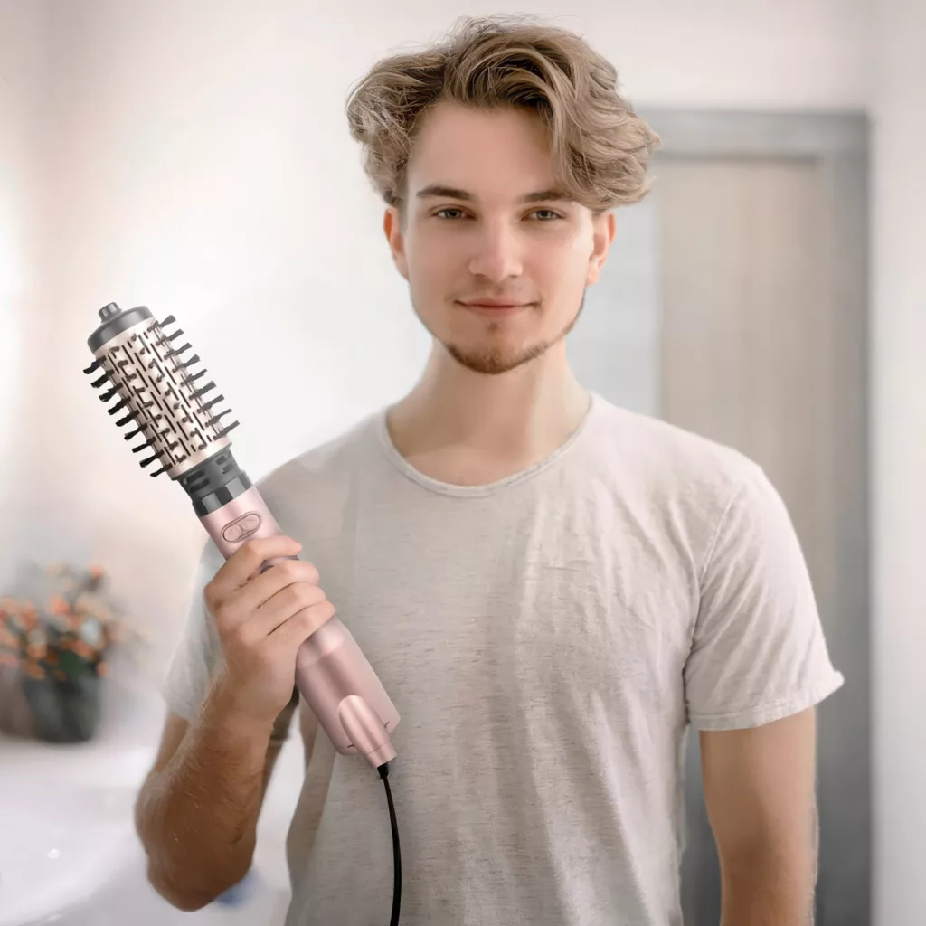 سشوار برس‌دار چرخشی حرفه‌ای انزو مدل EN 741، موتور AC با توان مصرفی 1500 وات، دارای نرم‌کننده‌ی یونی، قابلیت تعویض سری، با حالت صاف‌کننده و حجم‌دهنده، وزن 700 گرم، تنظیم حرارت 1 حالته و کنترل سرعت 1 حالته، به همراه 2 عدد سری برس ۴۲ و ۵۰ میلی‌متری