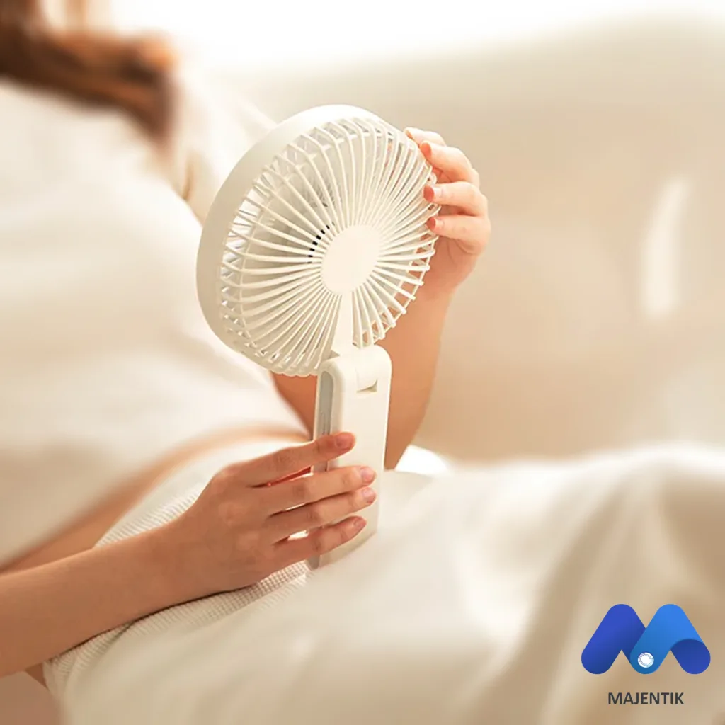 پنکه شارژی مجنتیک مدل F07 ظرفیت 4000 میلی آمپرساعت