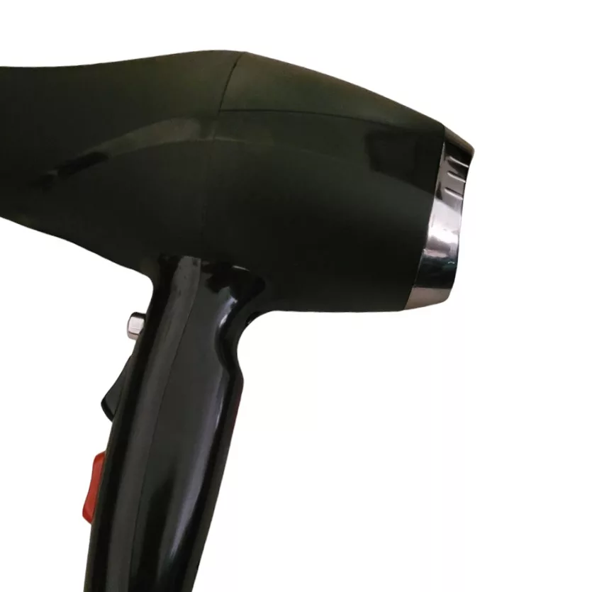 سشوار حرفه‌ای مدل p-9000، موتور AC، با توان مصرفی 9000 وات، دارای قابلیت باد سرد، فناوری تولید یون، تعویض سری، طراحی ارگونومیک، با حالت حجم‌دهنده و صاف‌کننده، وزن 600 گرم، تنظیم حرارت 3 حالته و کنترل سرعت 2 حالته، به همراه سری متمرکزکننده باریک