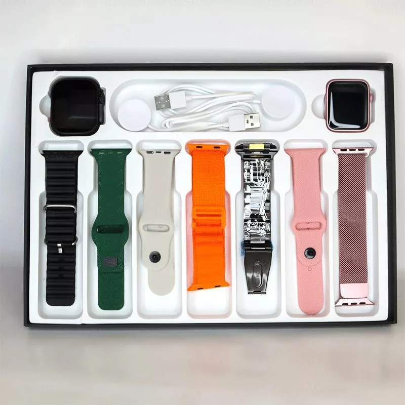 ساعت هوشمند مدل WS520 دارای قابلیت های صفحه نمایش رنگی، صفحه نمایش لمسی، کنترل موسیقی (Music Player)، قابلیت مکالمه از طریق بلوتوث، پشتیبانی از زبان فارسی در منو و سیستم‌عامل بند فلز