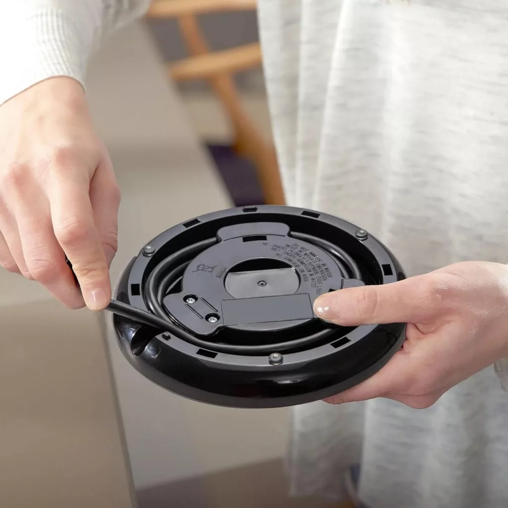 کتری برقی بلک اند دکر مدل JCD200