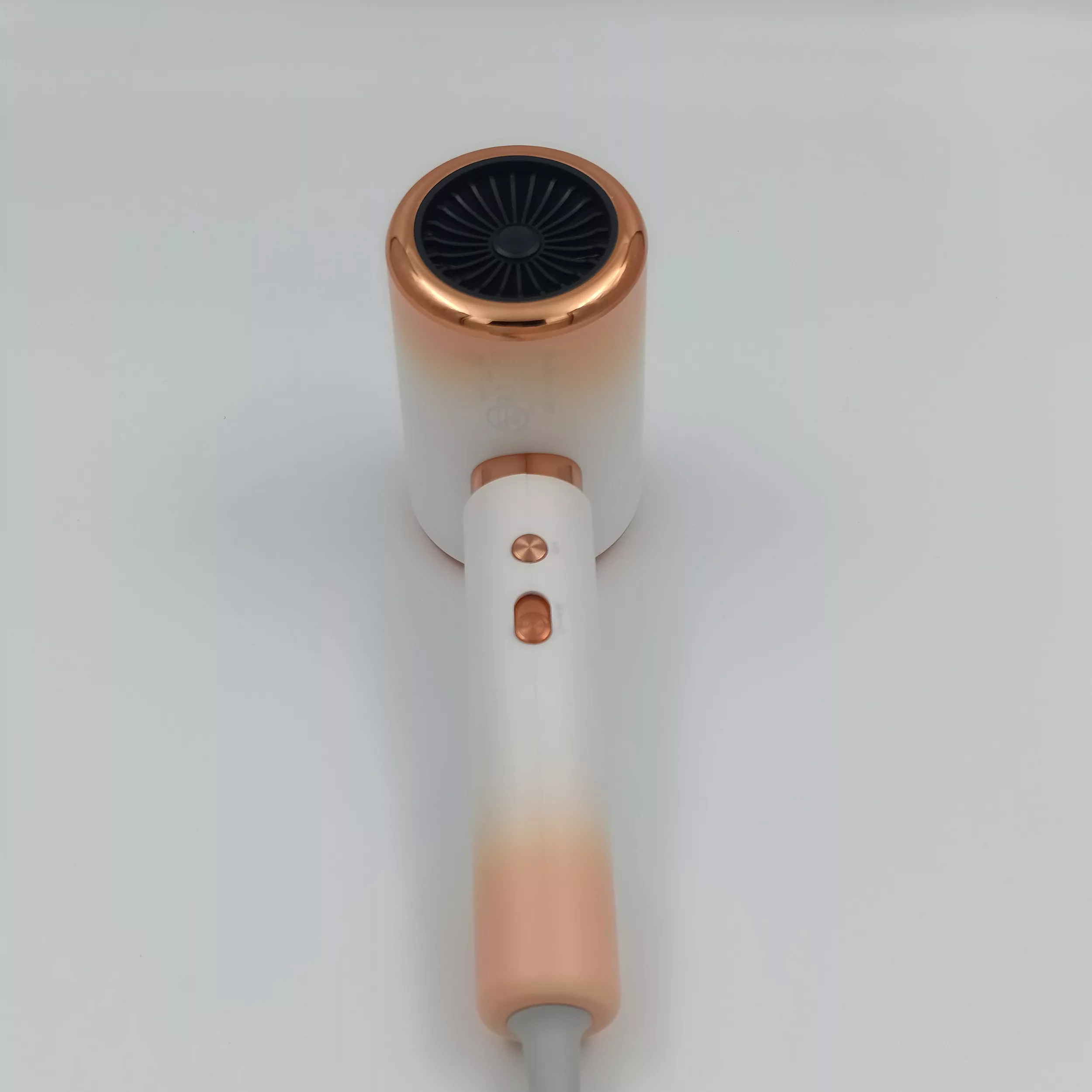 سشوار حرفه ای بیبیورس مدل BA-X18