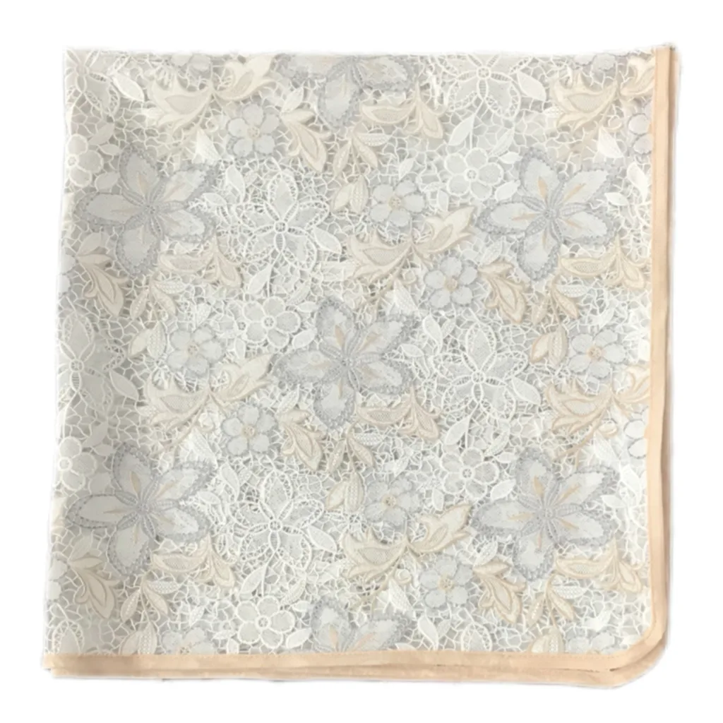 سفره 8 نفره مدل رویال طرح گیپور سایز 140×140 سانتی متر کد 05