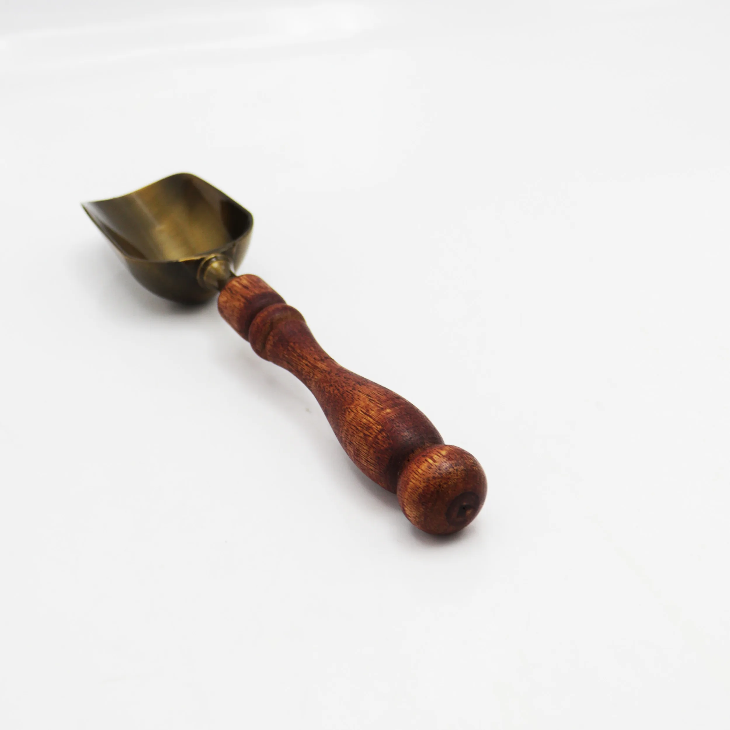قاشق آجیل خوری مدل دسته چوبی کد YP- 104-24CM