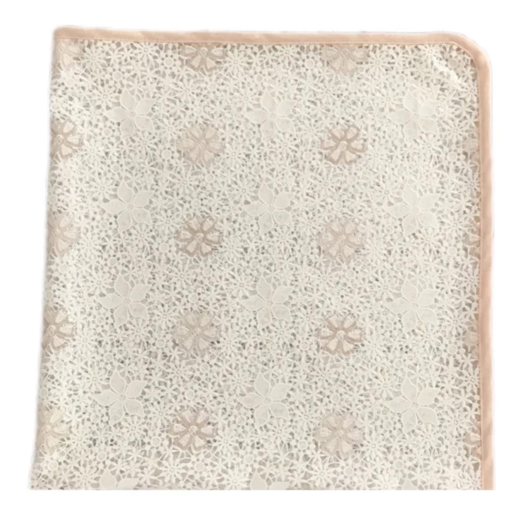 سفره 8 نفره مدل رویال طرح گیپور کد 01 سایز 140×140 سانتی متر