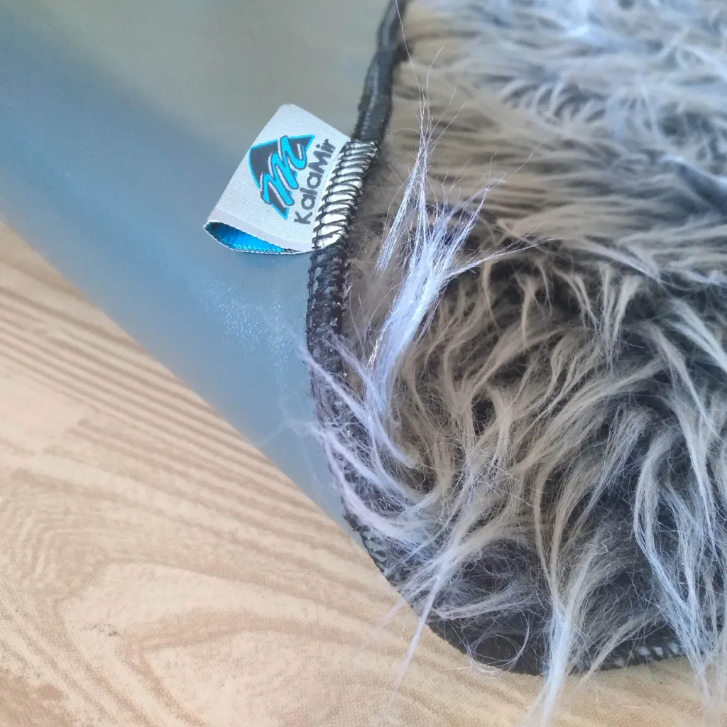 پادری کالامیر مدل خز خرگوشی طرح قلب پشت چرم کد 100 سایز 100x100 سانتی متر
