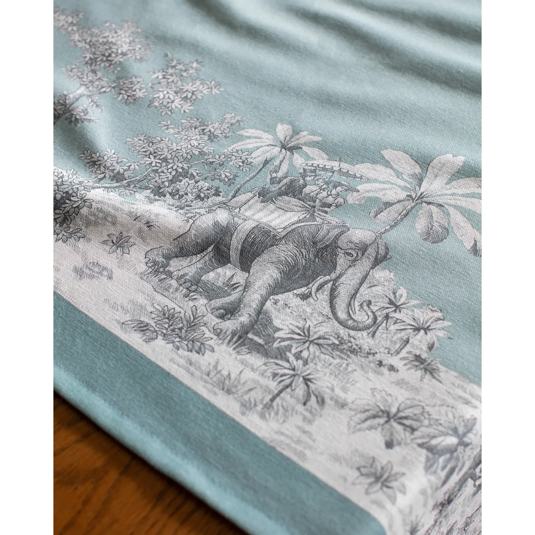 سفره هشت نفره مادام کوکو مدل Ravage Mint سایز 250*150 سانتی متر