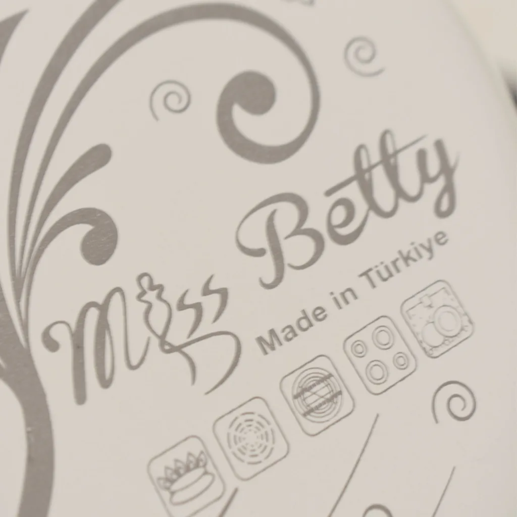 کتری میس بتی مدل Kettle