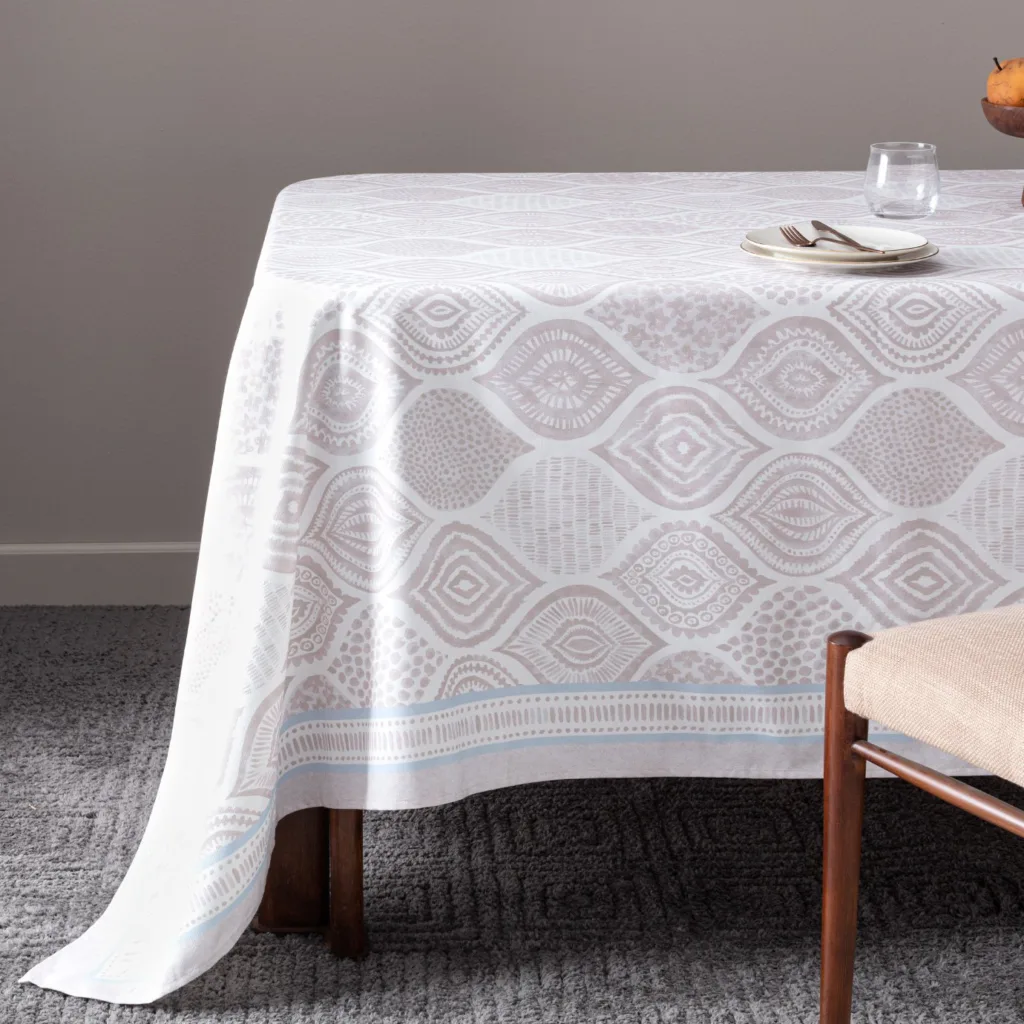 سفره هشت نفره مادام کوکو مدل Verneix Bej سایز 150*250 سانتی متر