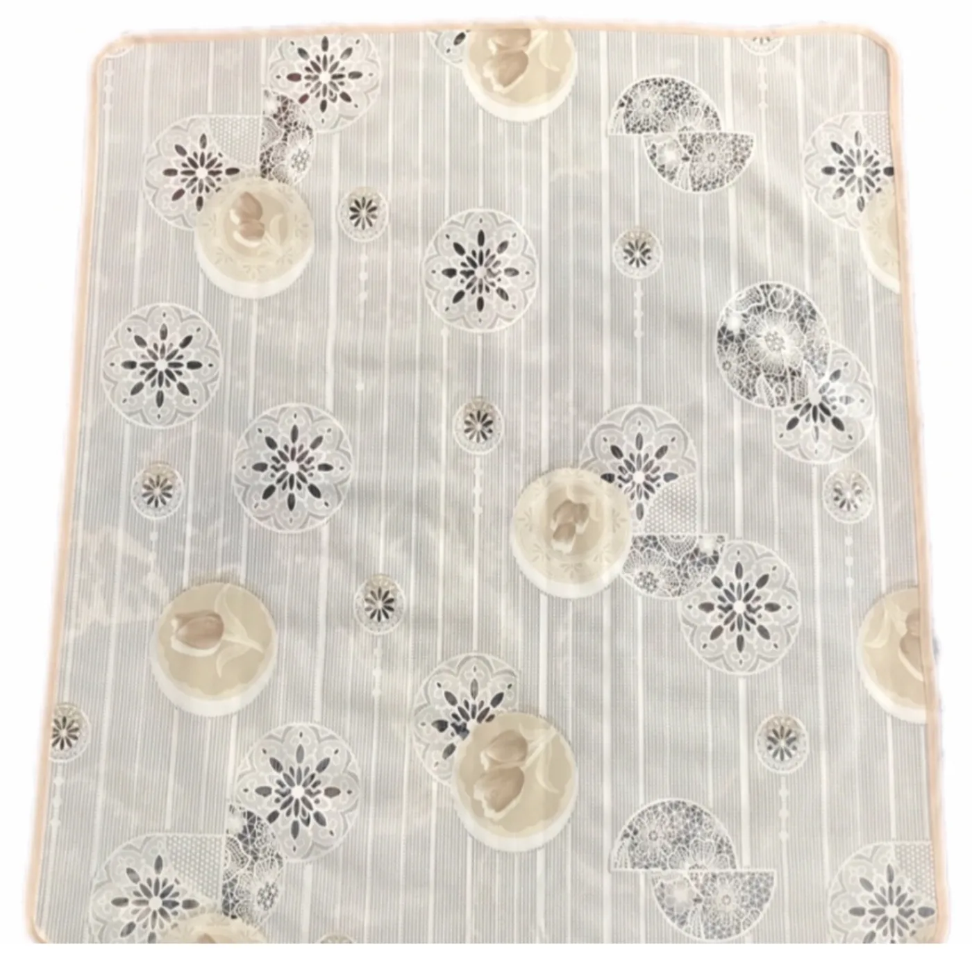 سفره 18 نفره مدل رویال طرح گیپور کد 01