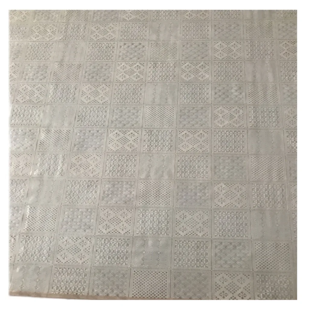 سفره 4 نفره مدل رویال طرح گیپور کد 05 سایز 100×100 سانتی متر