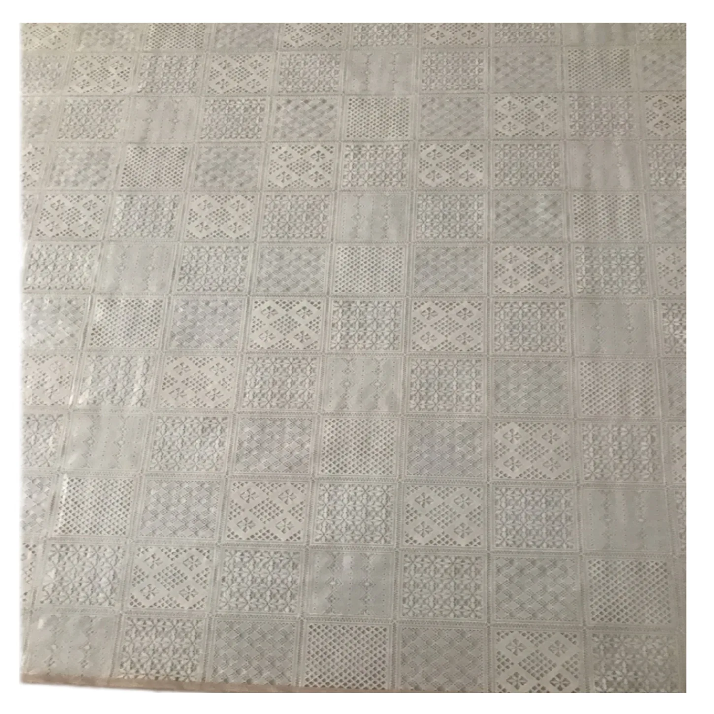 سفره 4 نفره مدل رویال طرح گیپور کد 05 سایز 100×100 سانتی متر