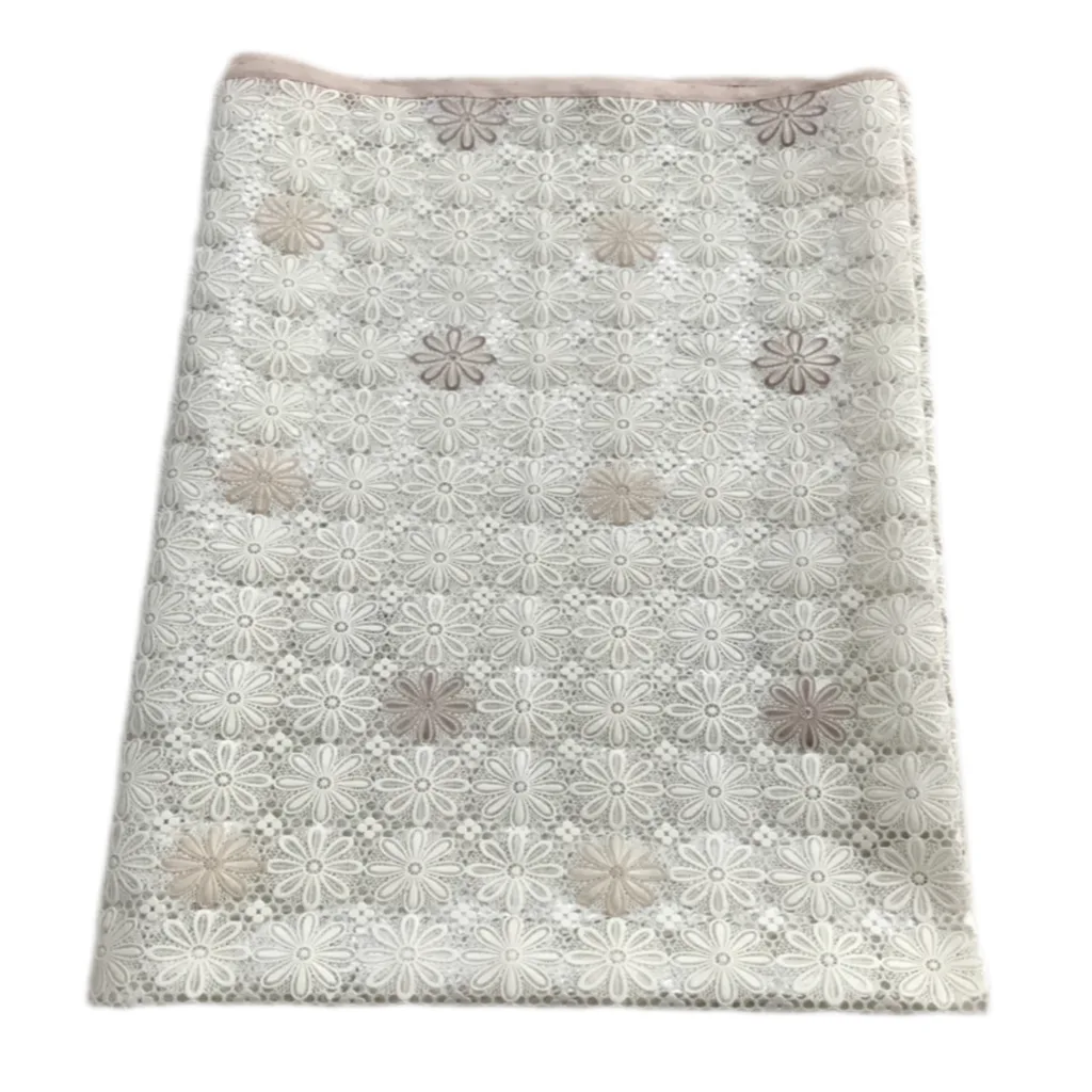 سفره 12 نفره مدل رویال طرح گیپور کد 015