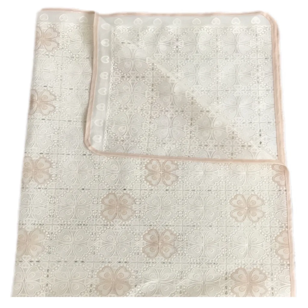 سفره 6 نفره مدل رویال طرح گیپور سایز 140×100 سانتی متر