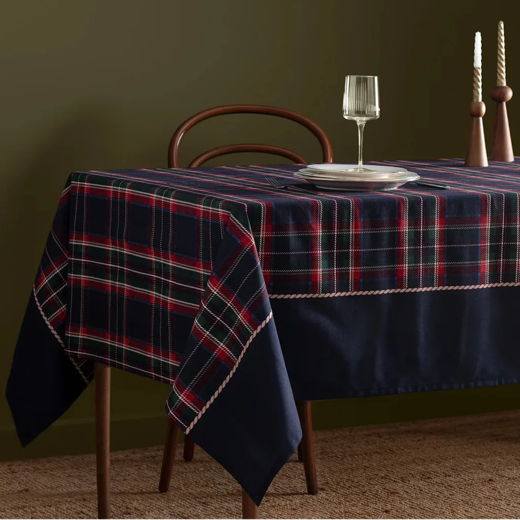 سفره هشت نفره مادام کوکو مدل Abella Laci سایز 160*160 سانتی متر