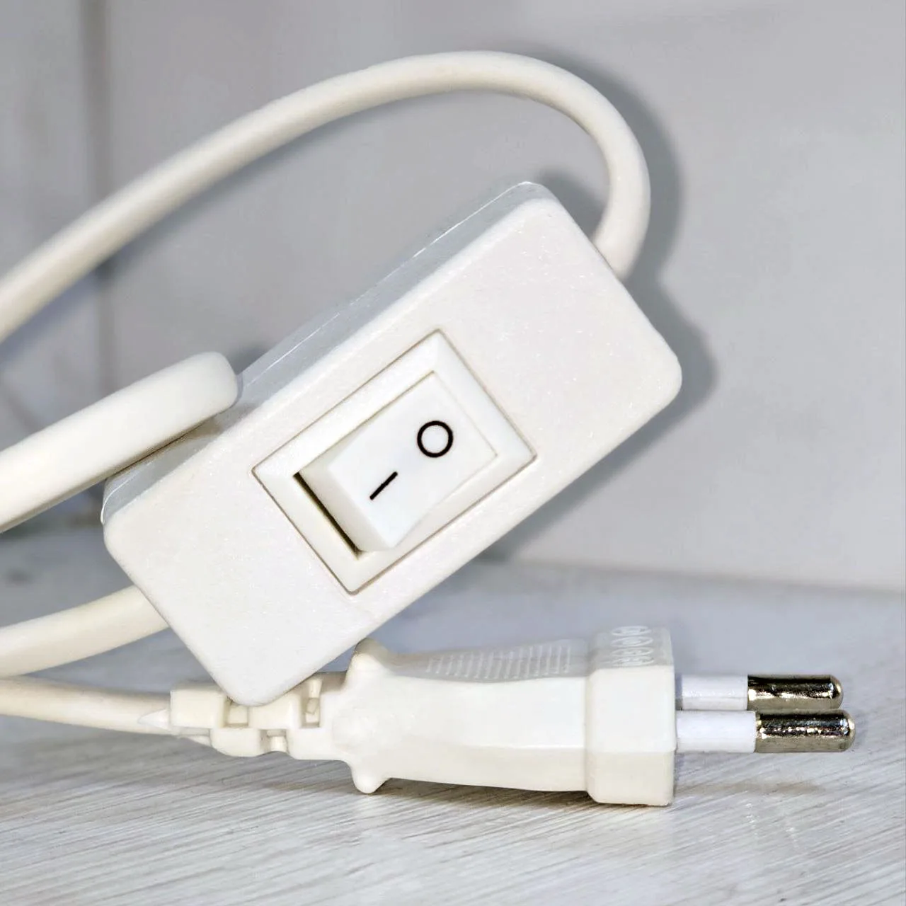آباژور رومیزی کودک طرح دختر و ماه مدل BS-028